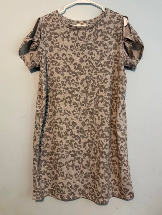 Dresses & Skirts - Terra & Sky 0X (14W) Grey Leopard Print Cold Shoulder Casual T-Shirt Dress
